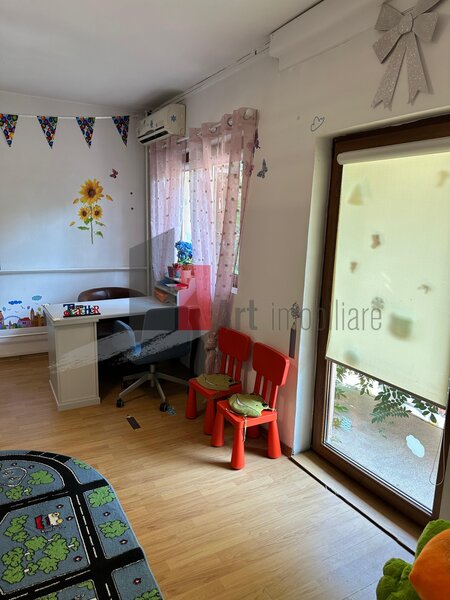 Domenii vila de inchiriat pentru activitate afterschool/ cursuri (etaj1/mansarda)
